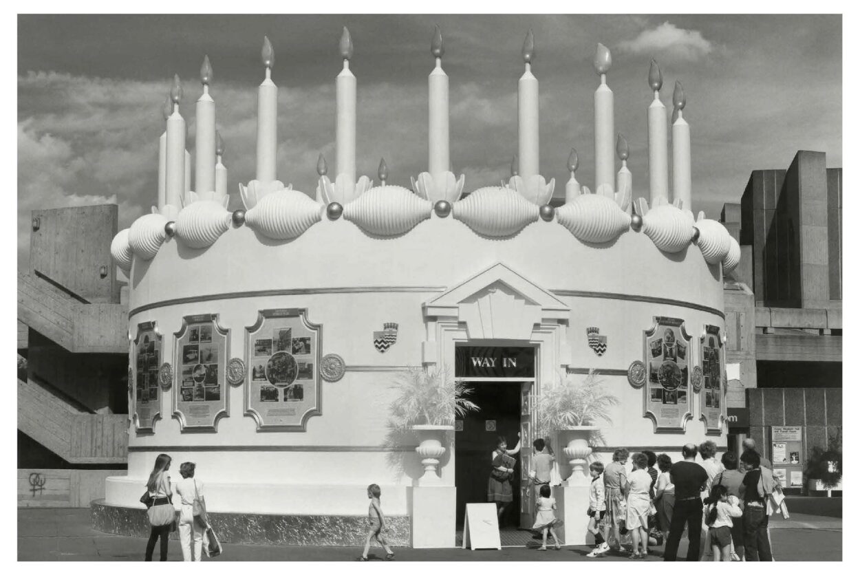 Londons Ours Giant Cake
